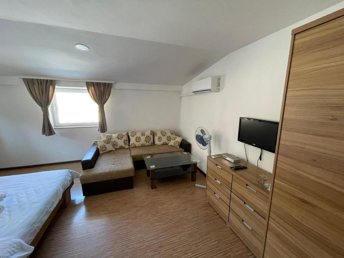 Motel "Kula" Cazin Exterior foto