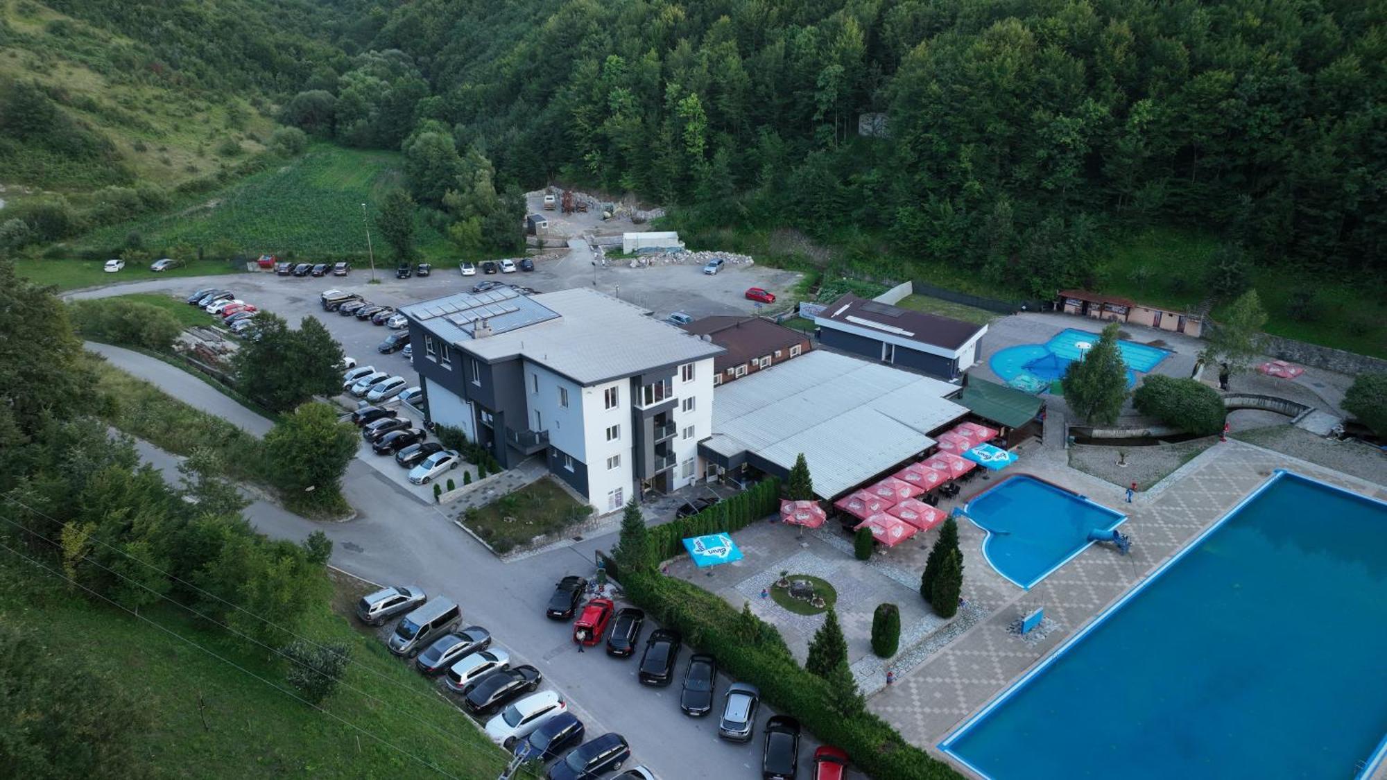 Motel "Kula" Cazin Exterior foto