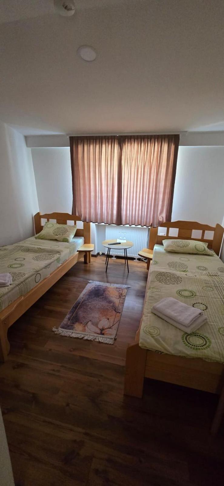 Motel "Kula" Cazin Exterior foto