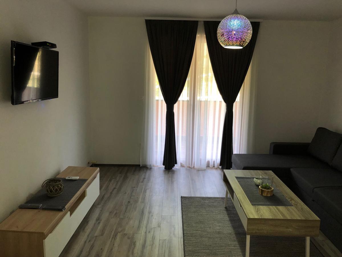 Motel "Kula" Cazin Exterior foto